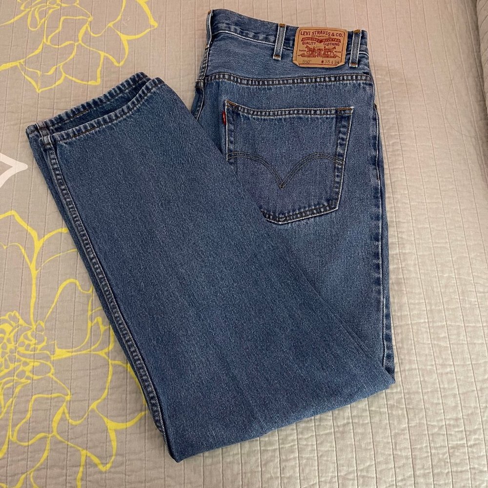NWOT Men's Relaxed Fit Levi Jeans